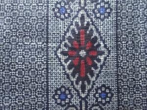 アンティーク　華紋織り出し本場正藍泥染大島紬着物(割り込み絣)